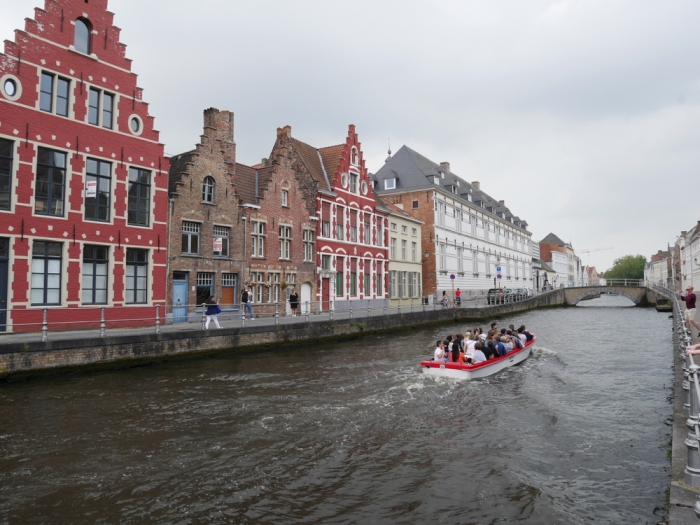 Canal boat rides around Bruges