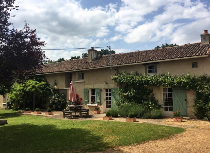 Les Deux Chenes - Loire Valley Farmhouse