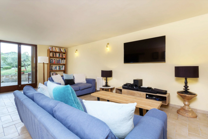Casa Lola - TV Lounge